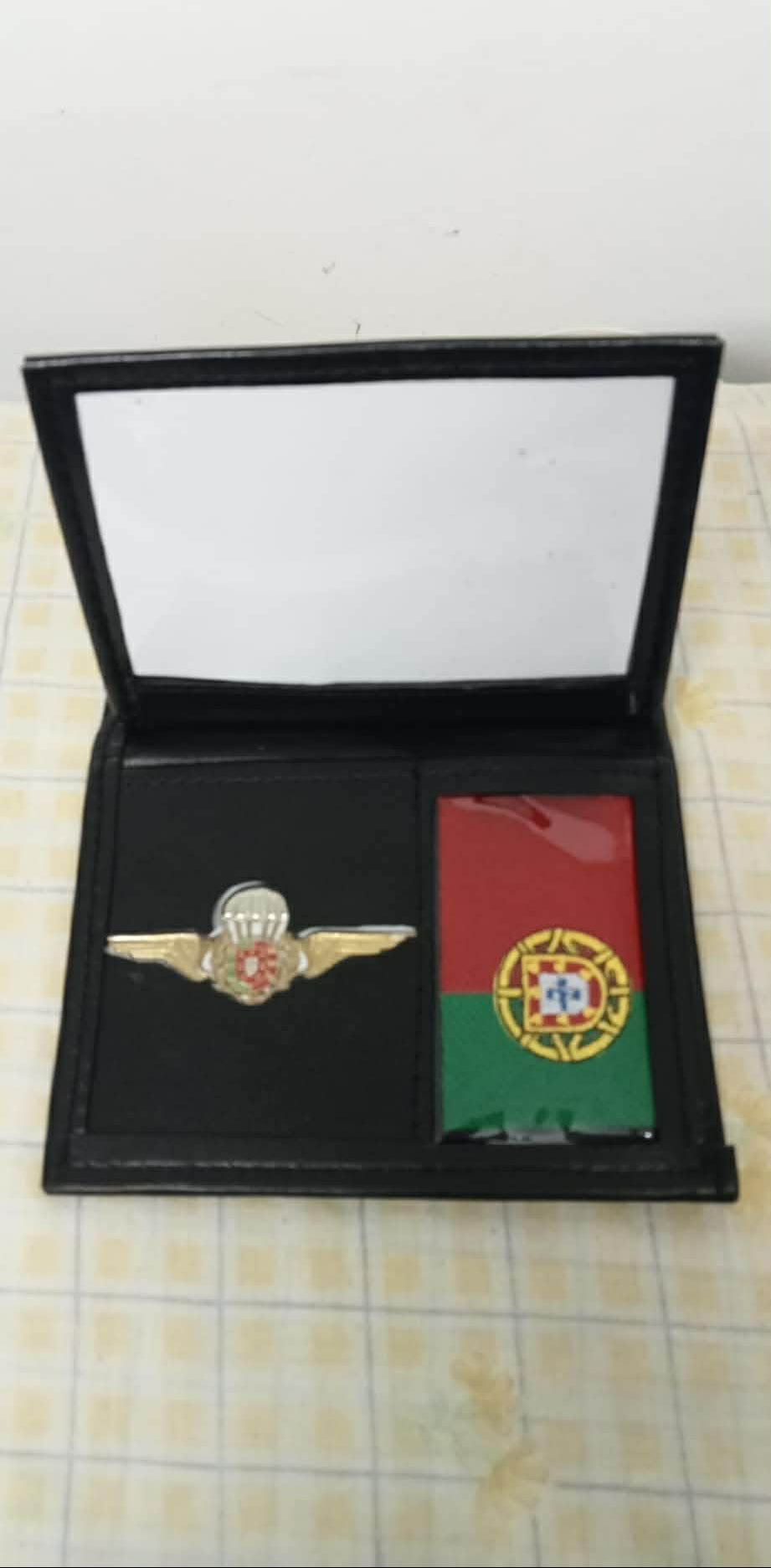 Carteira militar para símbolo Paraquedistas