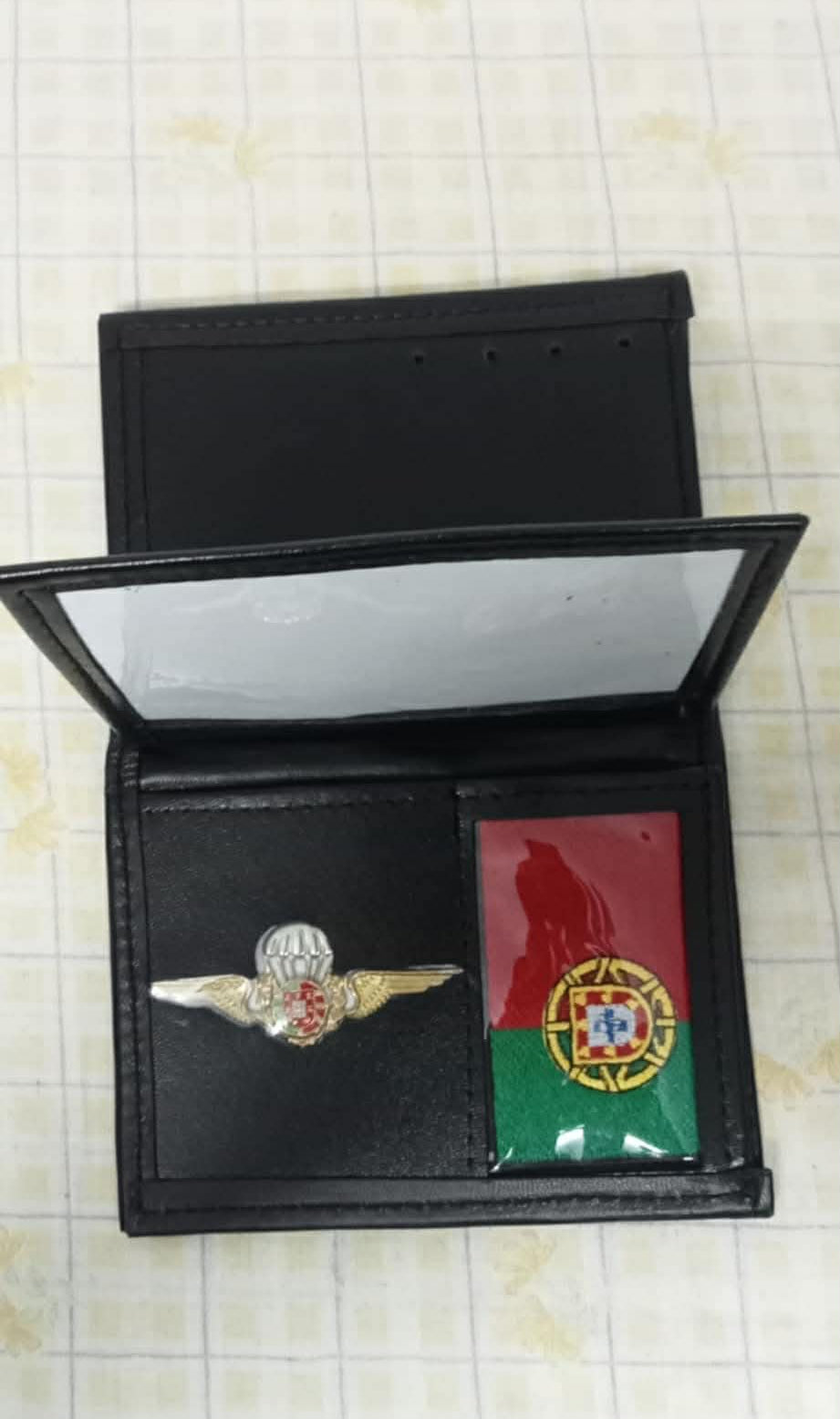 Carteira militar para símbolo Paraquedistas